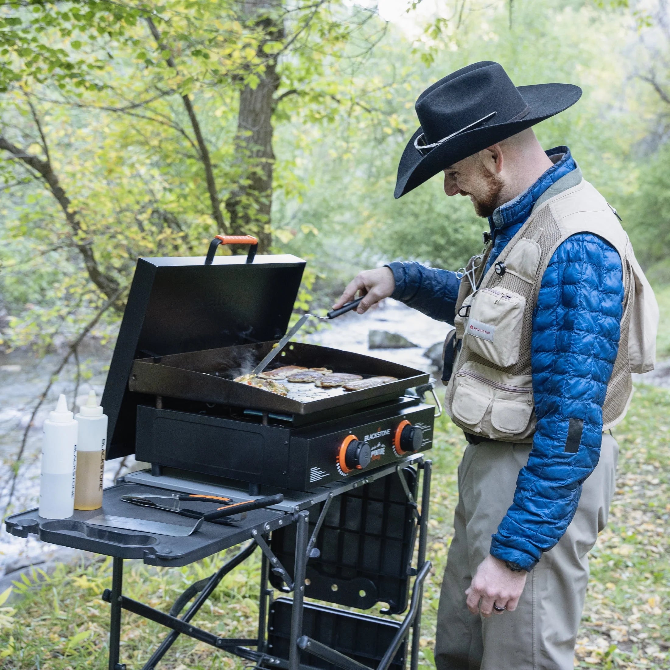 Blackstone Adventure Ready 2-Burner 22 Propane Griddle with Hard Cover U184511