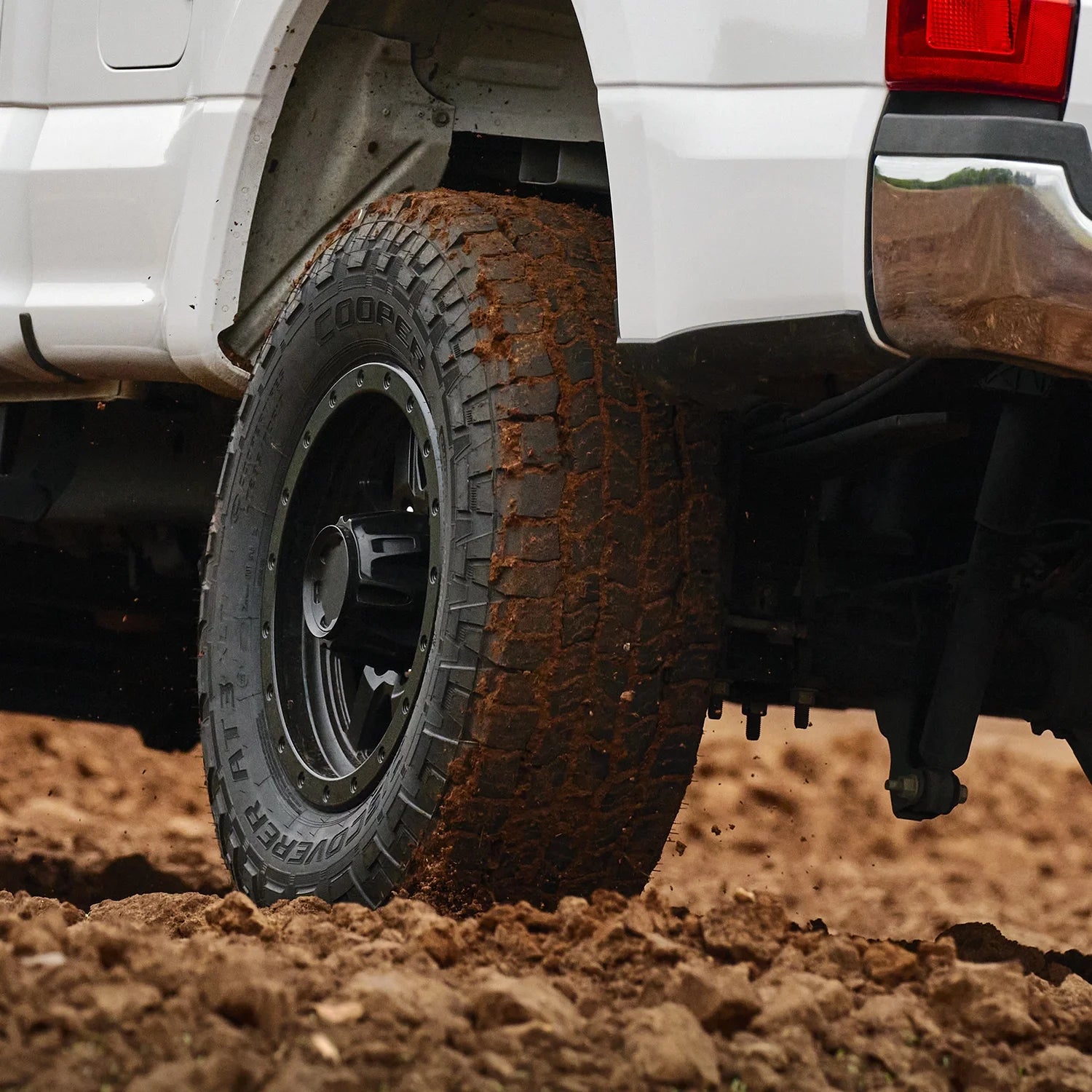 Cooper Discoverer AT3 XLT LT 32X11.50R15 Load C 6 Ply All Terrain Tires (Set of 4) U641