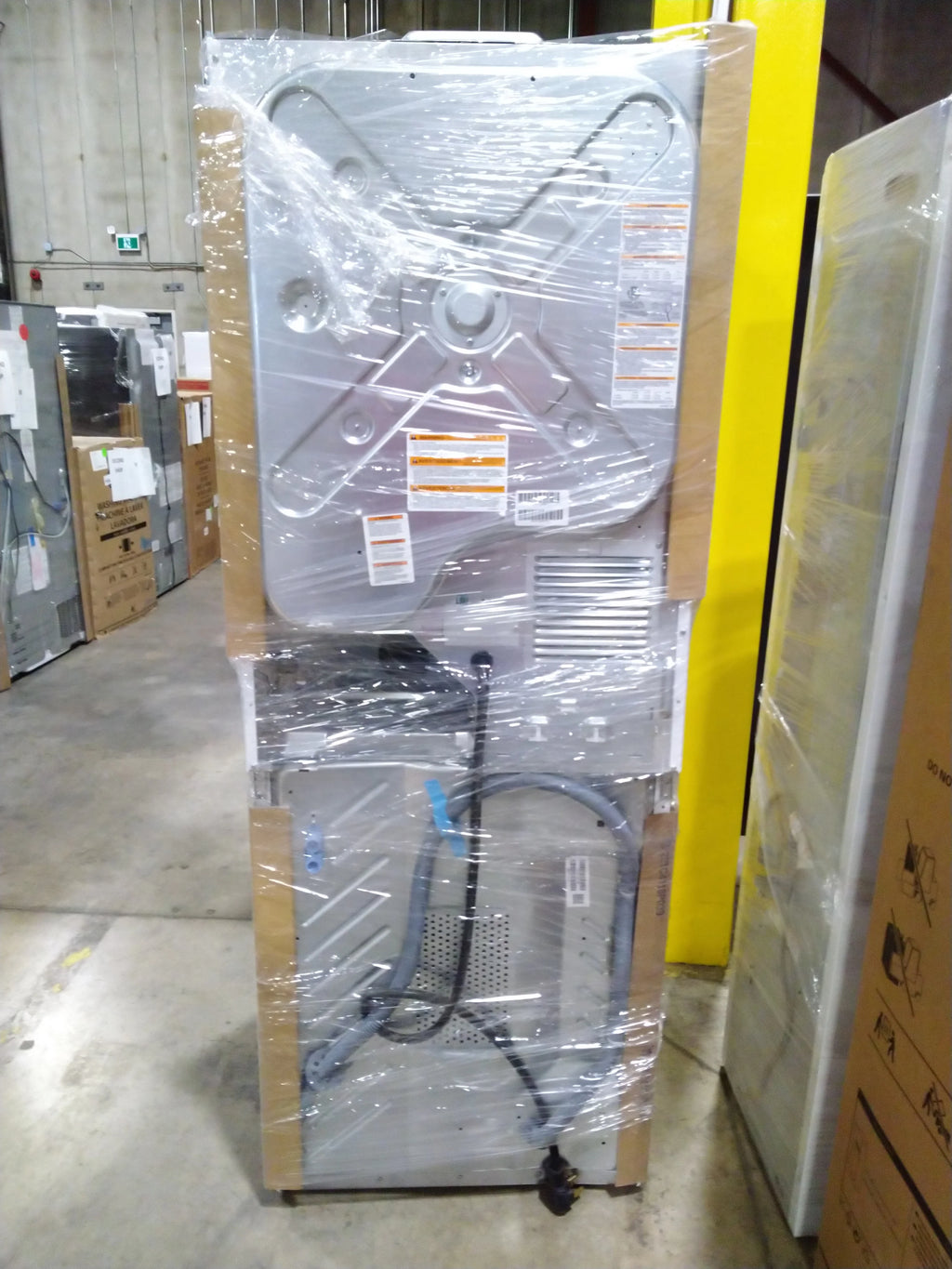 FRIGIDAIRE 27 in. White Electric Laundry Center Washer and Dryer J26050