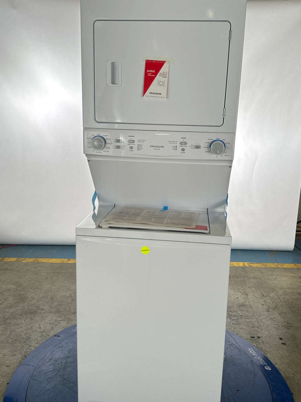 FRIGIDAIRE 27 in. White Electric Laundry Center Washer and Dryer J26050