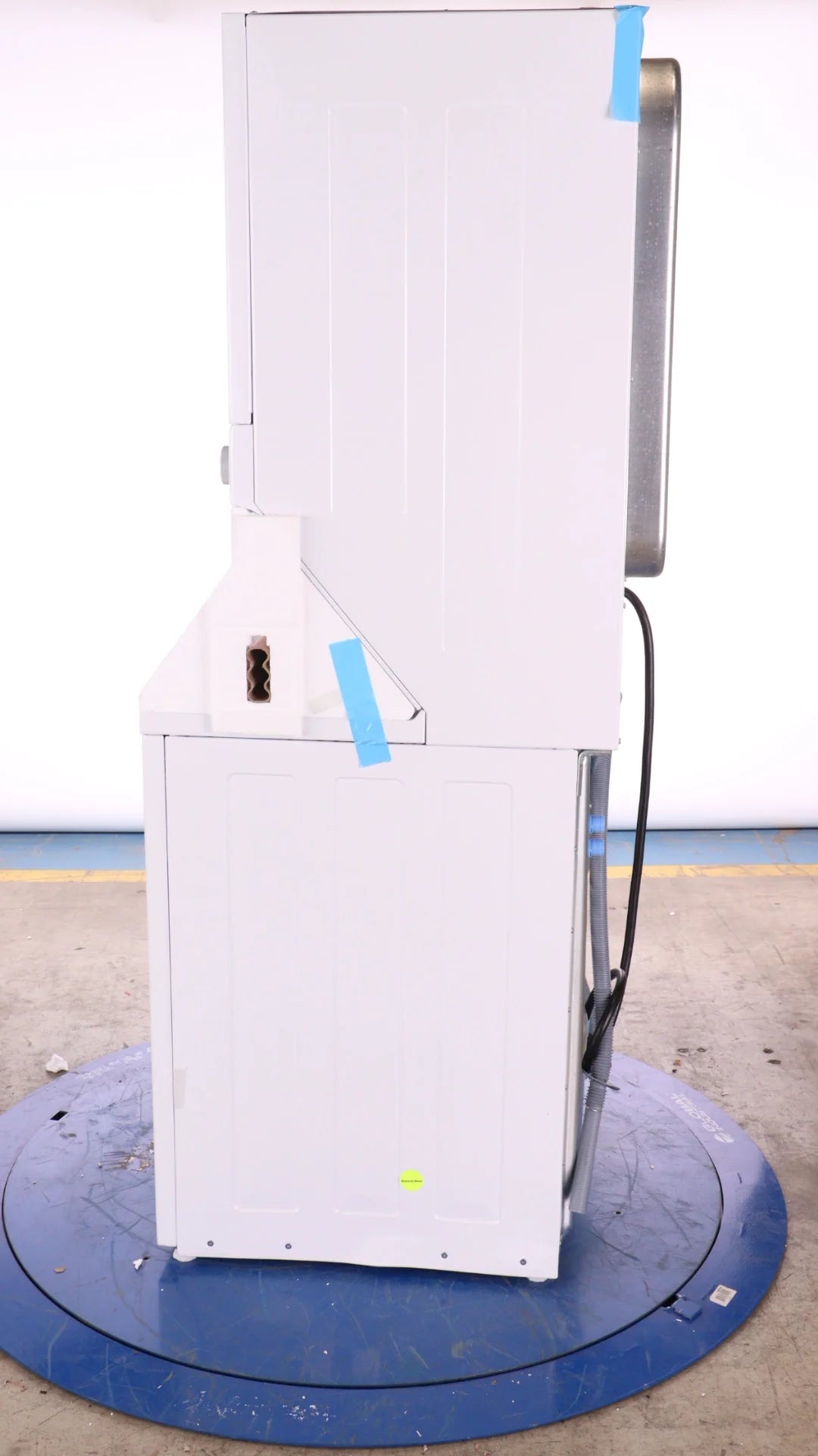 FRIGIDAIRE 27 in. White Electric Laundry Center Washer and Dryer J26050