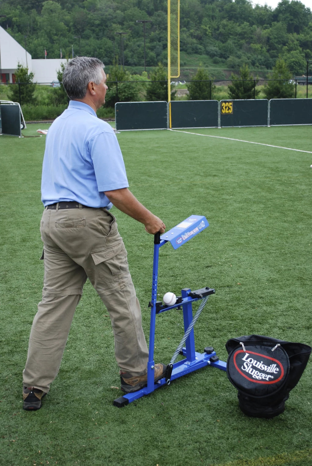 Louisville Slugger Blue Flame Pitching Machine L60111 H234