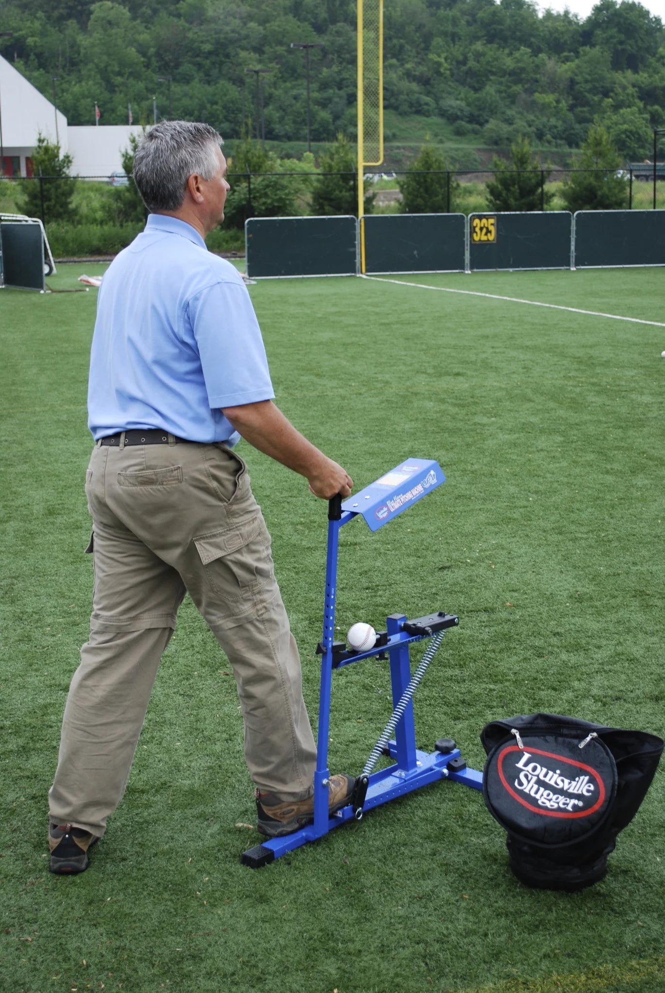 Louisville Slugger Blue Flame Pitching Machine L60111 H234