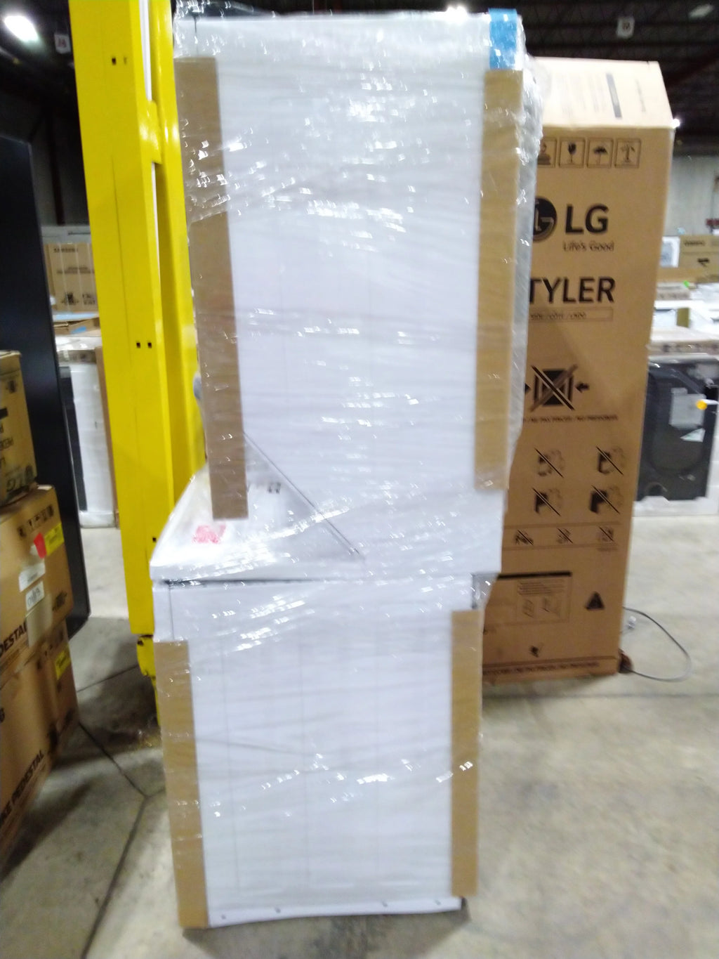 FRIGIDAIRE 27 in. White Electric Laundry Center Washer and Dryer J26050