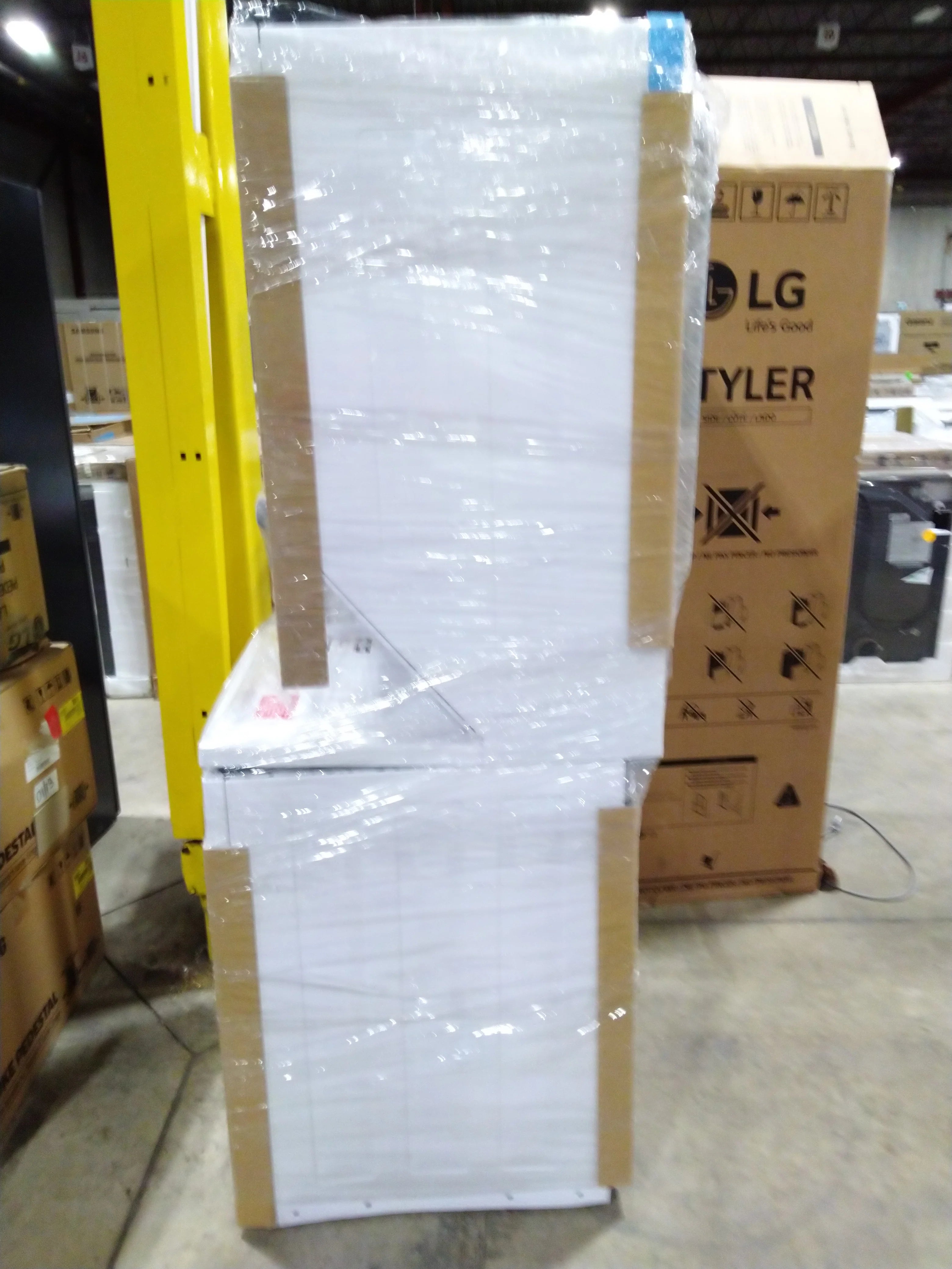 FRIGIDAIRE 27 in. White Electric Laundry Center Washer and Dryer J26050