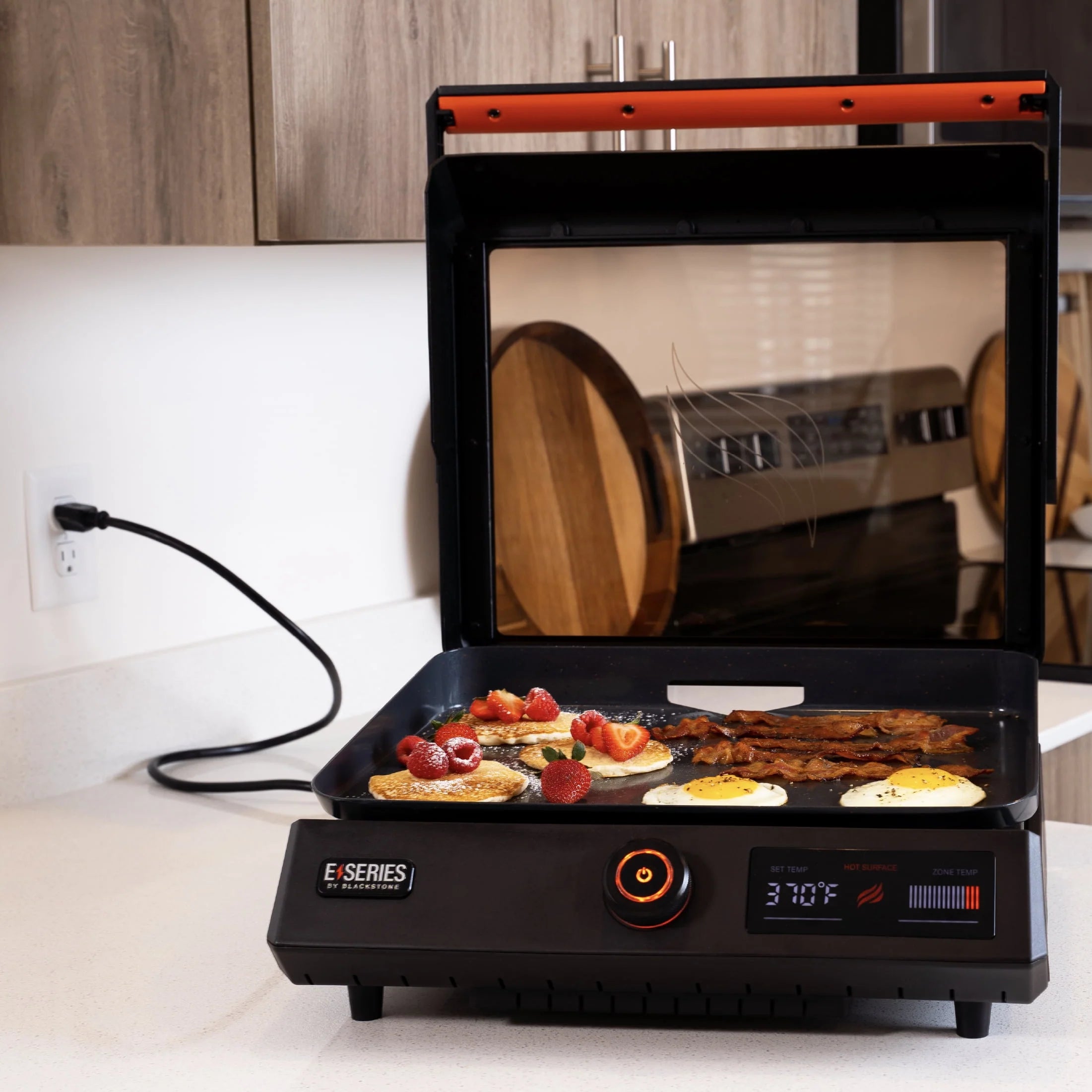 Blackstone E-Series 17 Electric Tabletop Griddle with Hood R7812