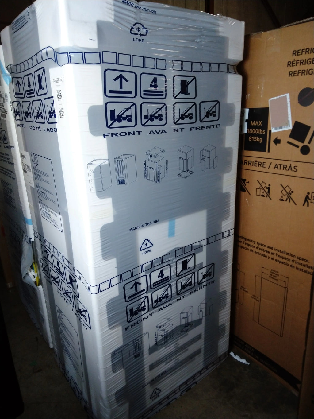 FRIGIDAIRE 20 CU FT. Upright Freezer with Auto-Close Doors R49282