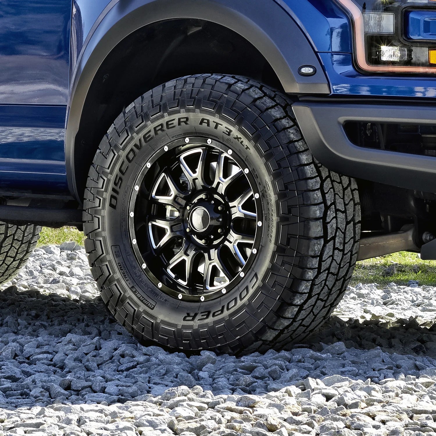Cooper Discoverer AT3 XLT LT 32X11.50R15 Load C 6 Ply All Terrain Tires (Set of 4) U641