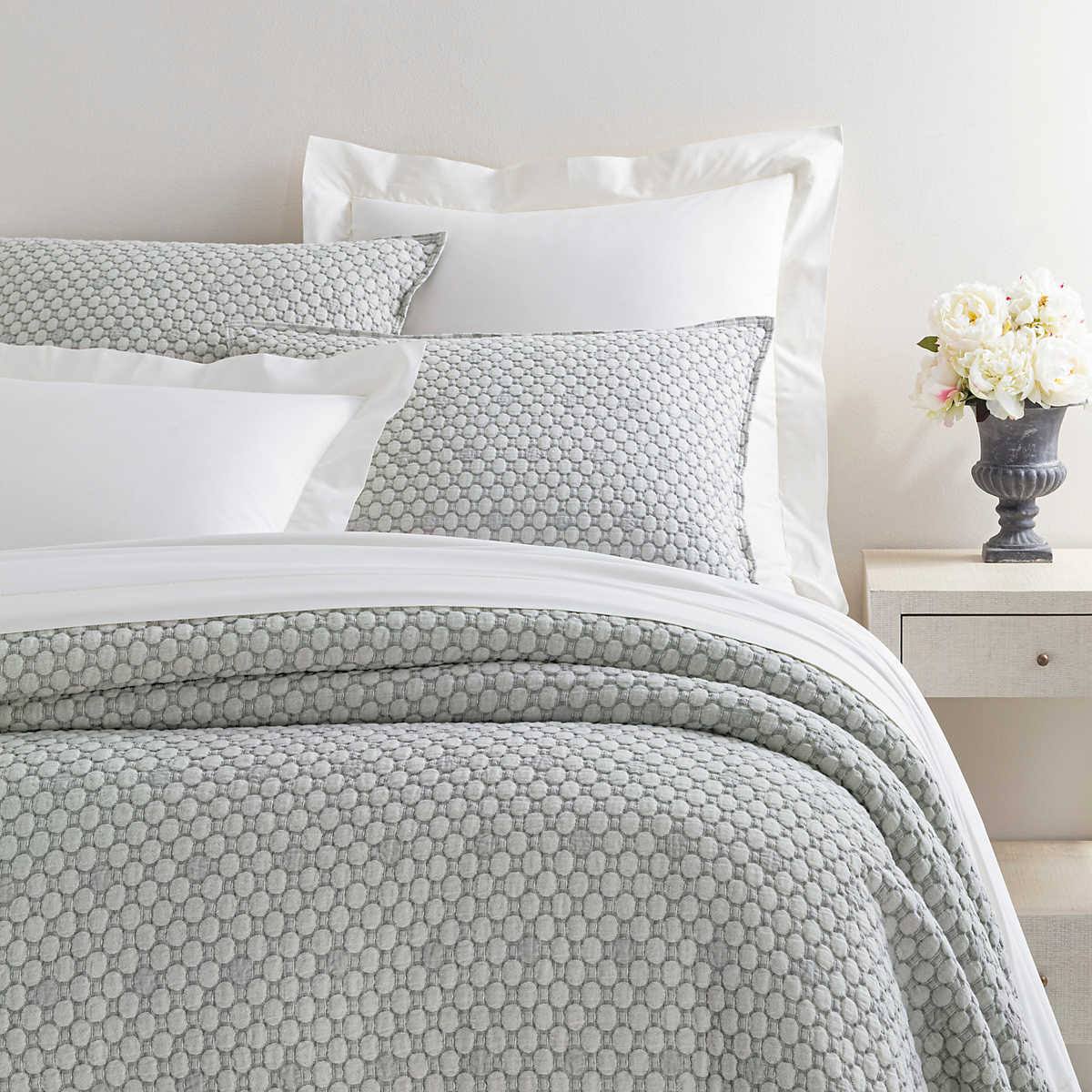 Pine Cone Hill Lodi Silver Matelasse Coverlet King O6615