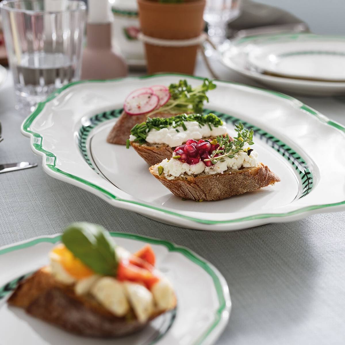 Villeroy & Boch French Garden Green Line Oval Platter Y555
