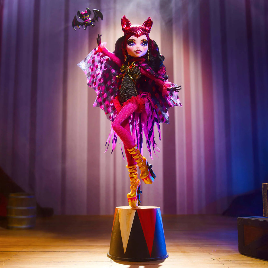 Monster High Freak Du Chic Draculaura Doll Figure Z369622
