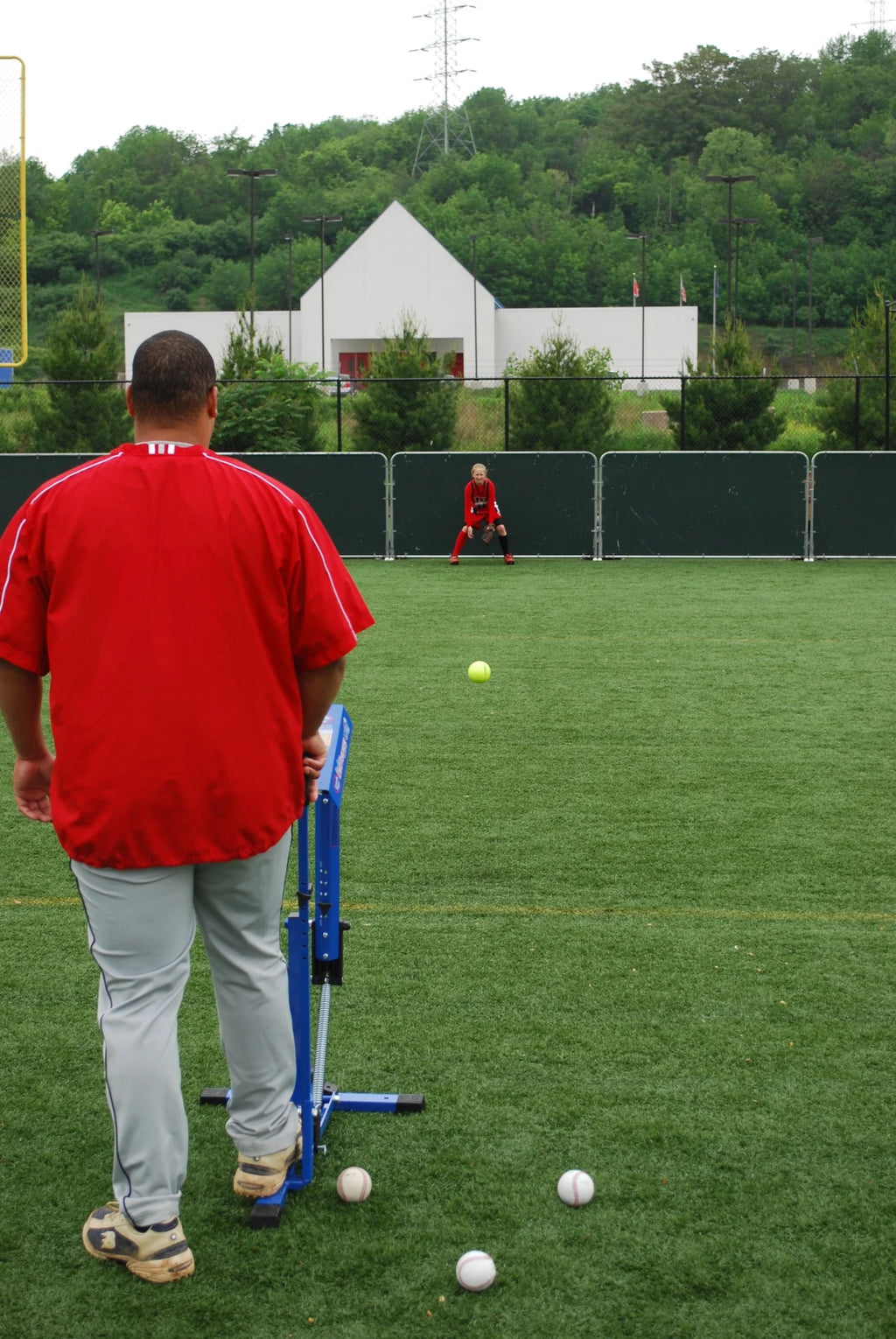 Louisville Slugger Blue Flame Pitching Machine L60111 H234