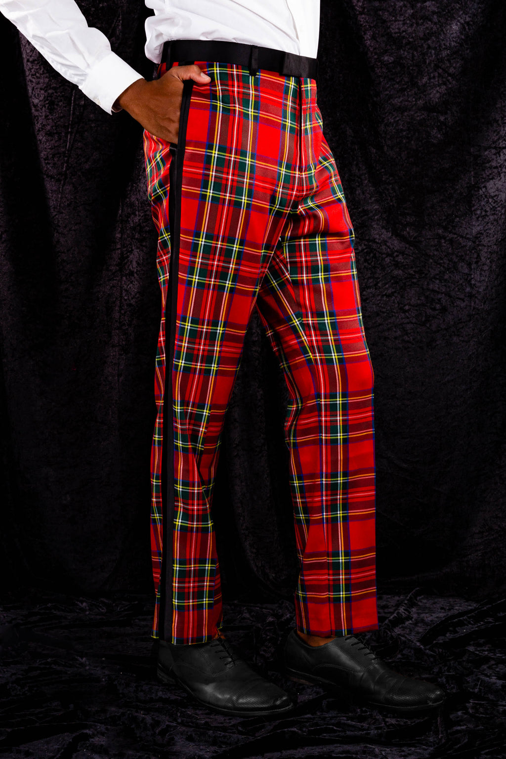 Shinesty Rockefeller Tartan Plaid Tuxedo Size 50 Black/Red R60688