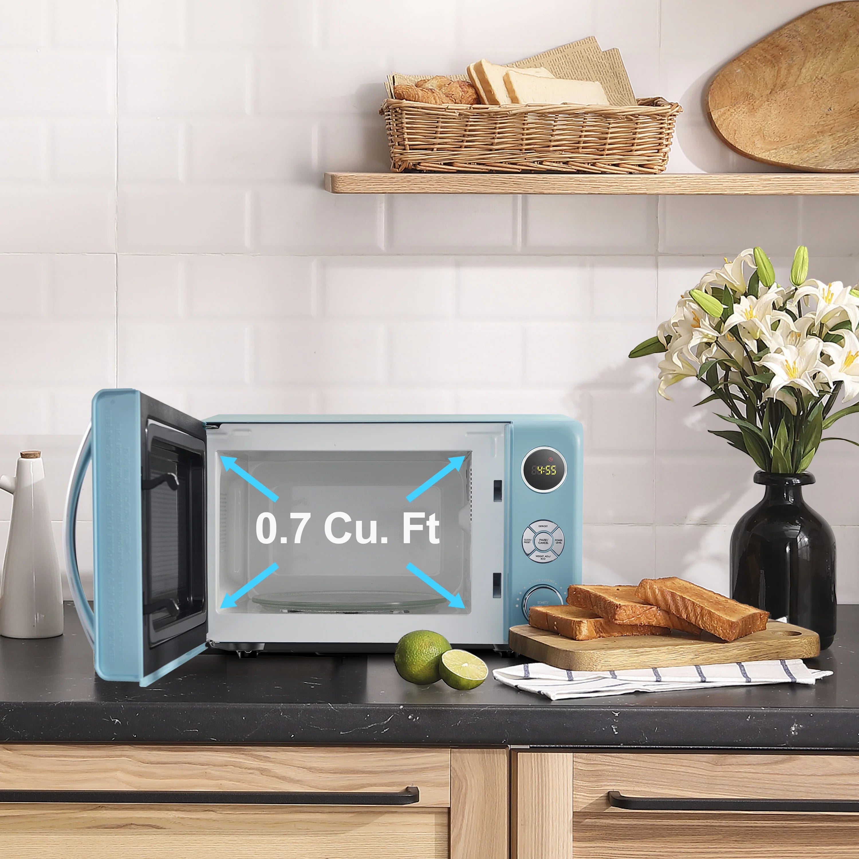 Galanz 0.7 Cu ft Retro Countertop Microwave Oven, 700W, Blue L502