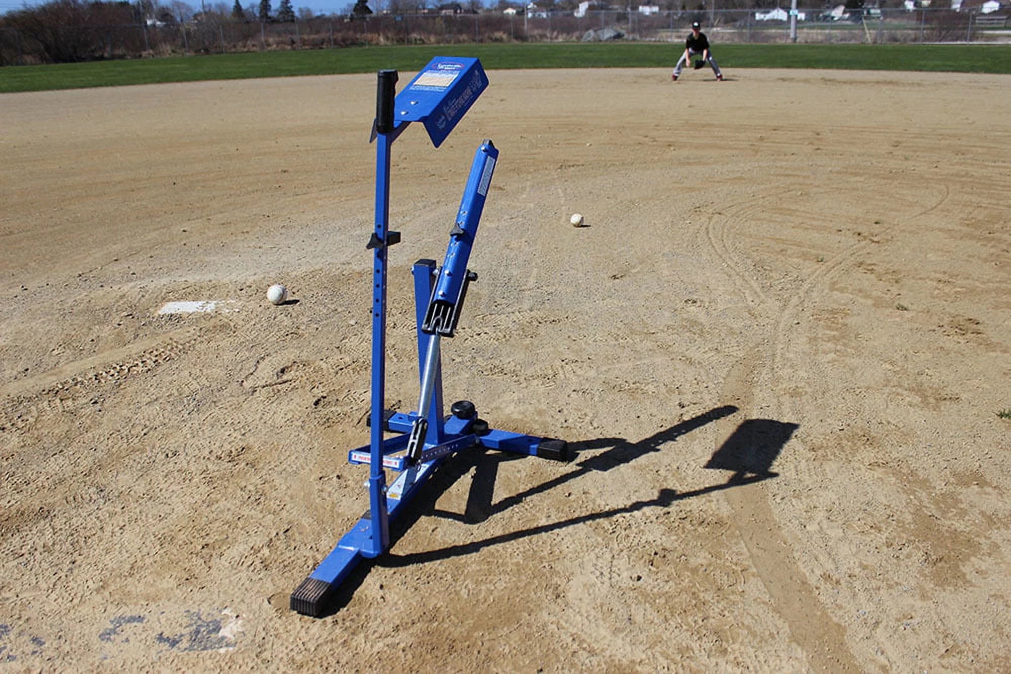 Louisville Slugger Blue Flame Pitching Machine L60111 H234