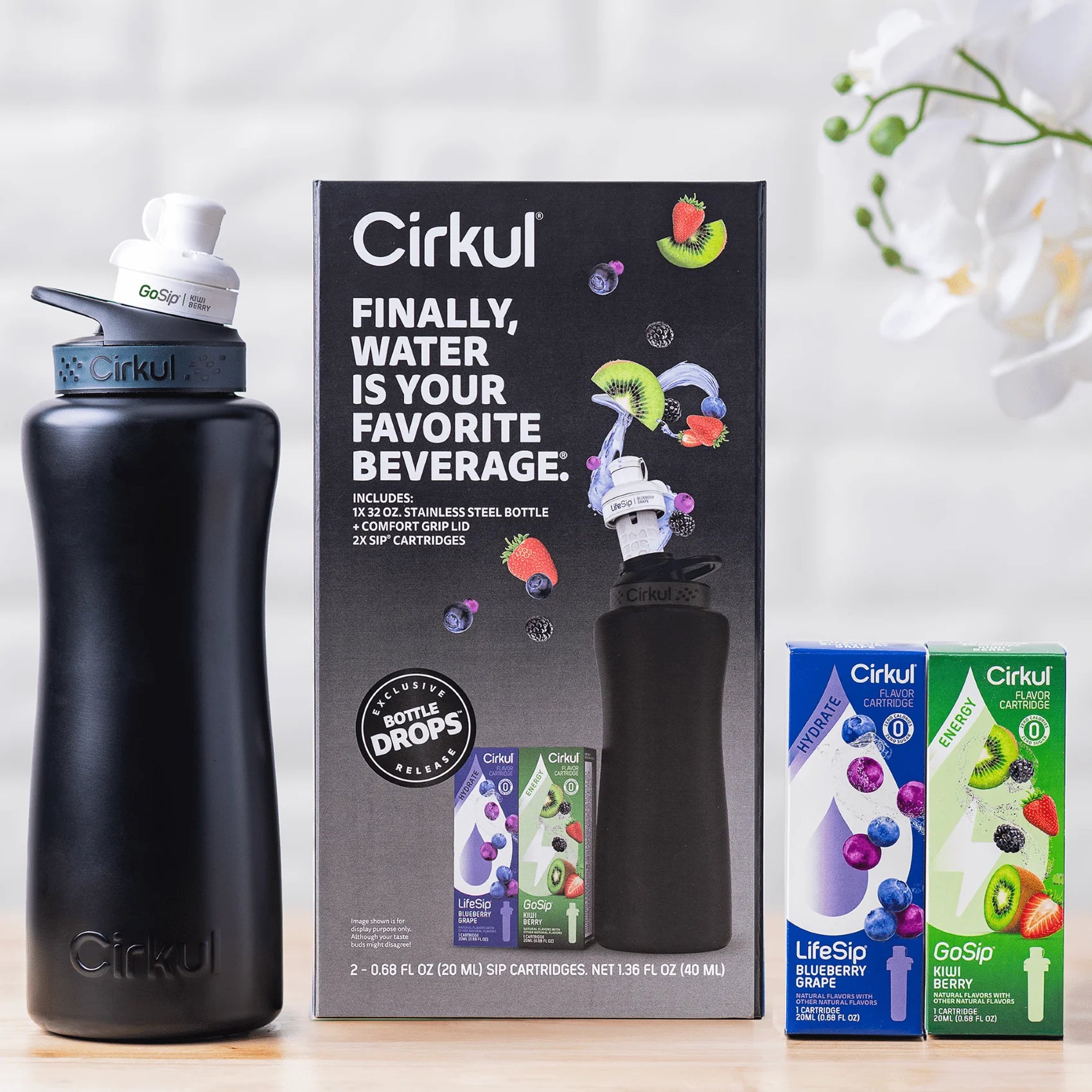 Cirkul 32oz Rose Gold Stainless Steel Water Bottle Starter Kit with 2 Flavor Cartridges Y563