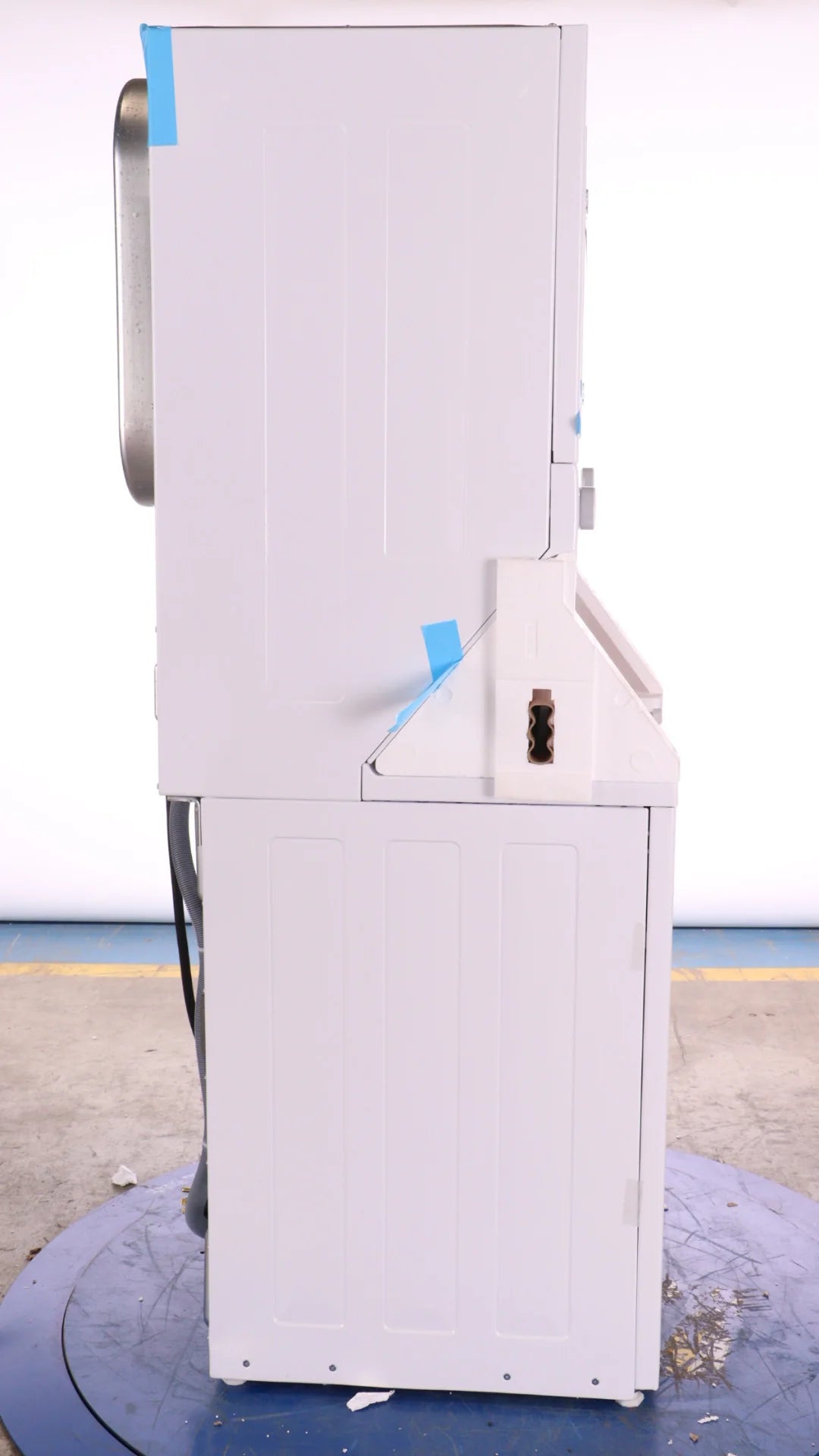 FRIGIDAIRE 27 in. White Electric Laundry Center Washer and Dryer J26050