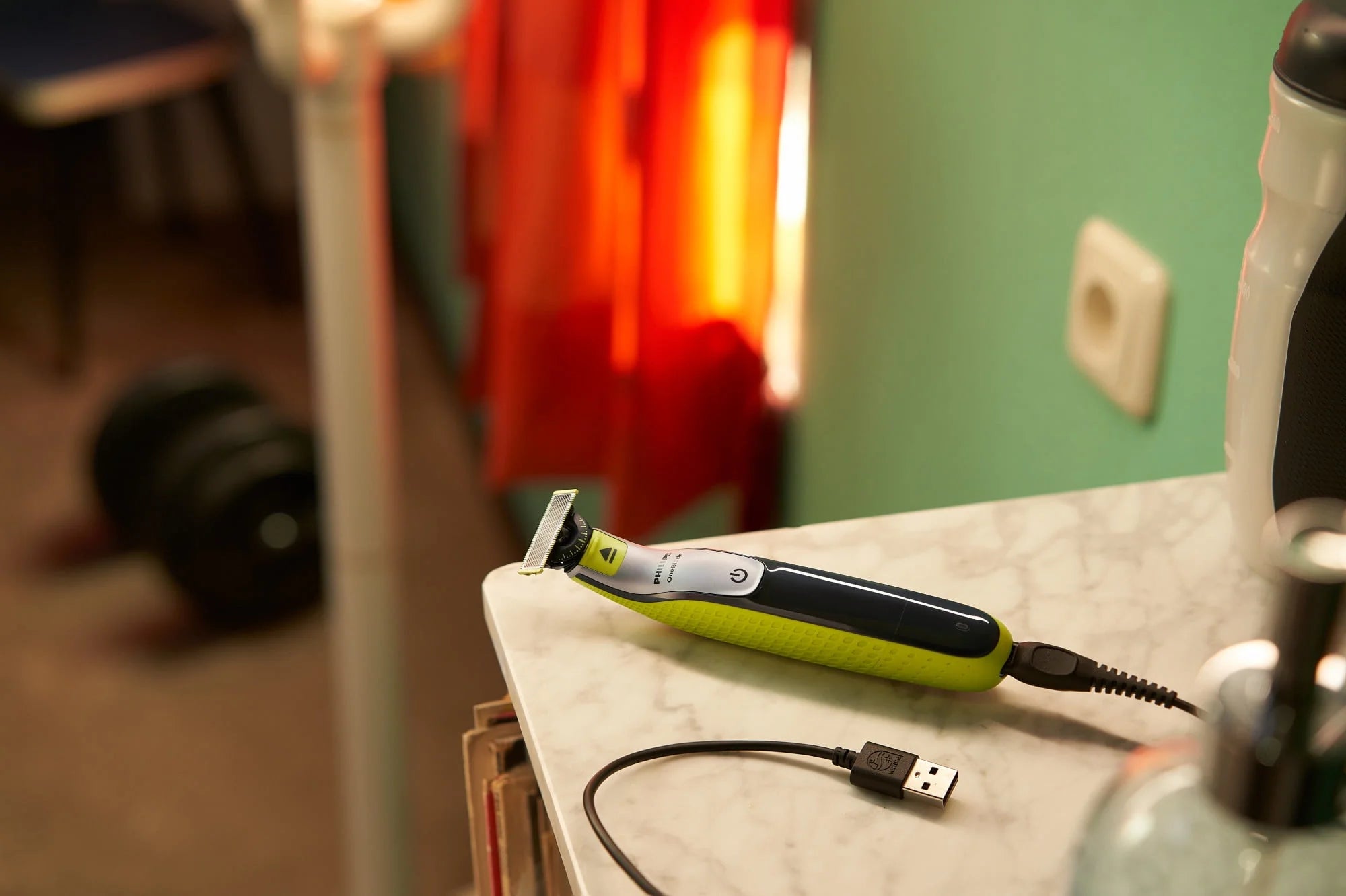 Philips Norelco Oneblade 360 Face + Body Hybrid Electric Razor and Beard Trimmer for Men U52838