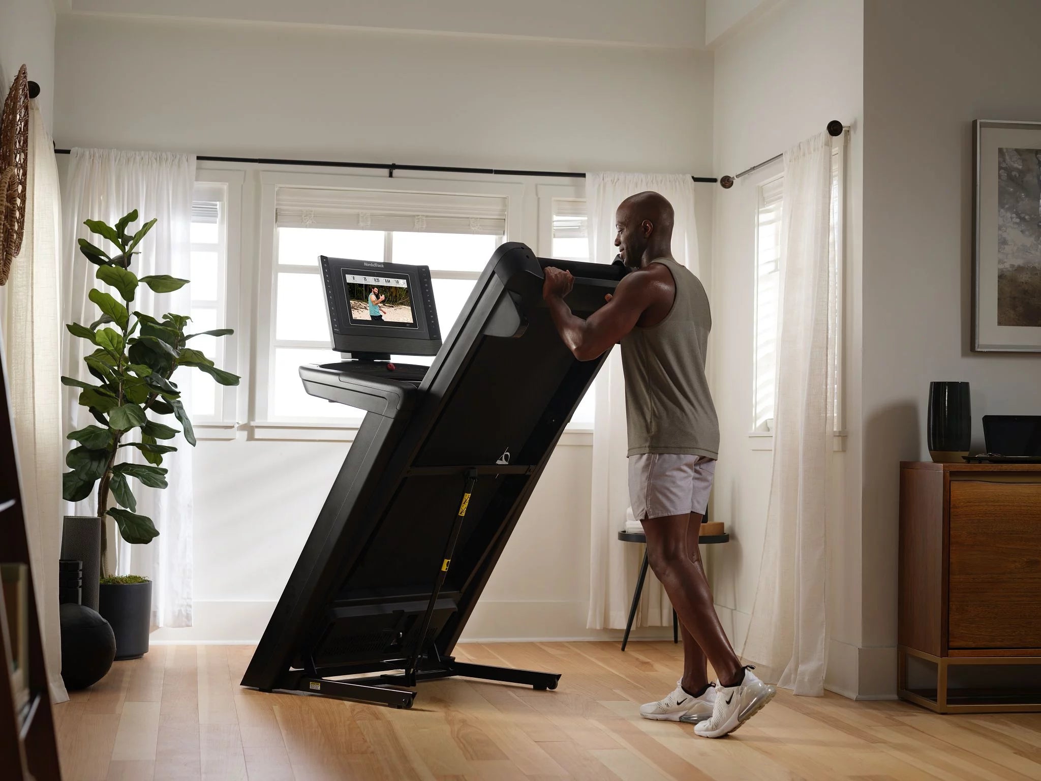 NordicTrack Commercial 1750 iFIT Treadmill with 14" Touchscreen T1161