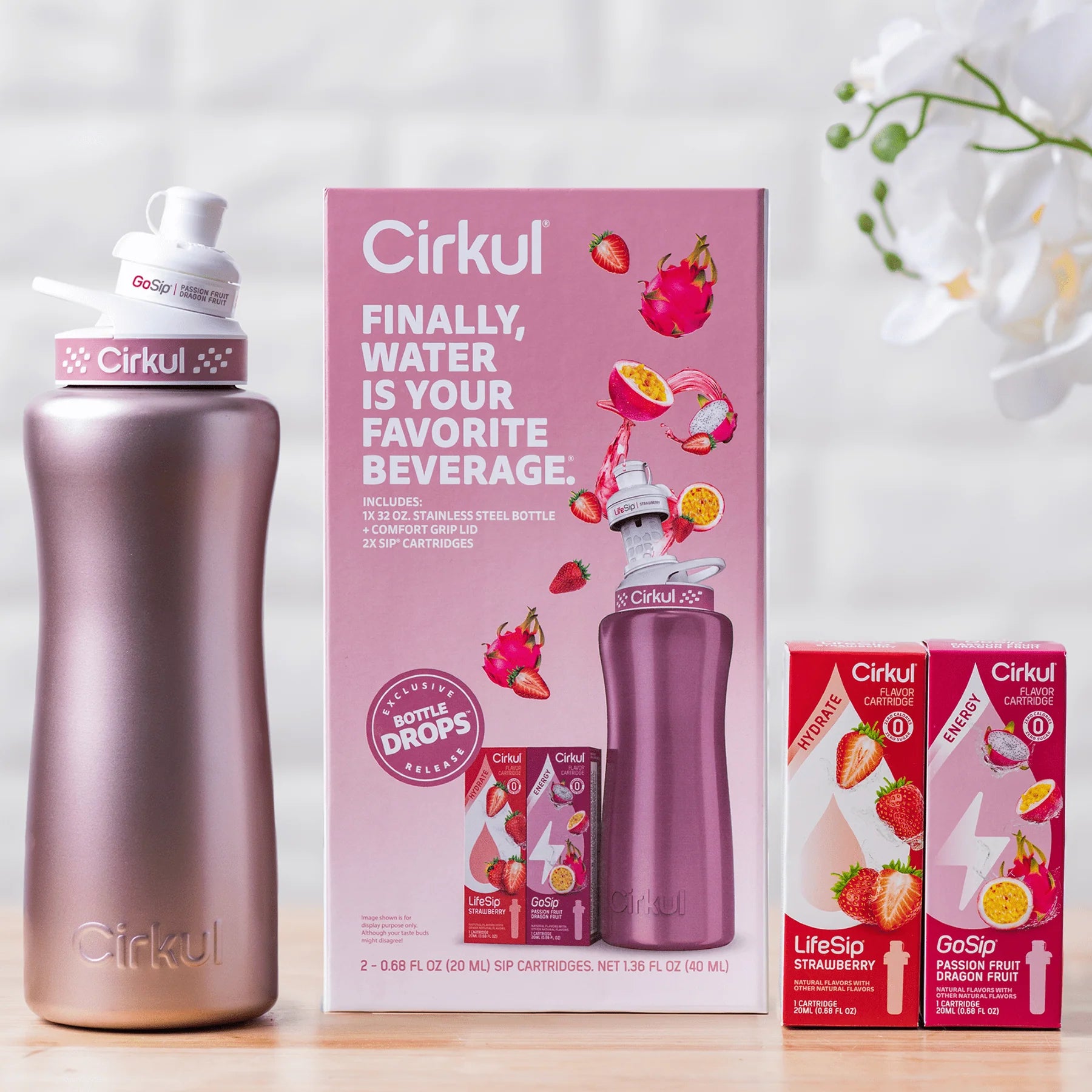 Cirkul 32oz Rose Gold Stainless Steel Water Bottle Starter Kit with 2 Flavor Cartridges Y563