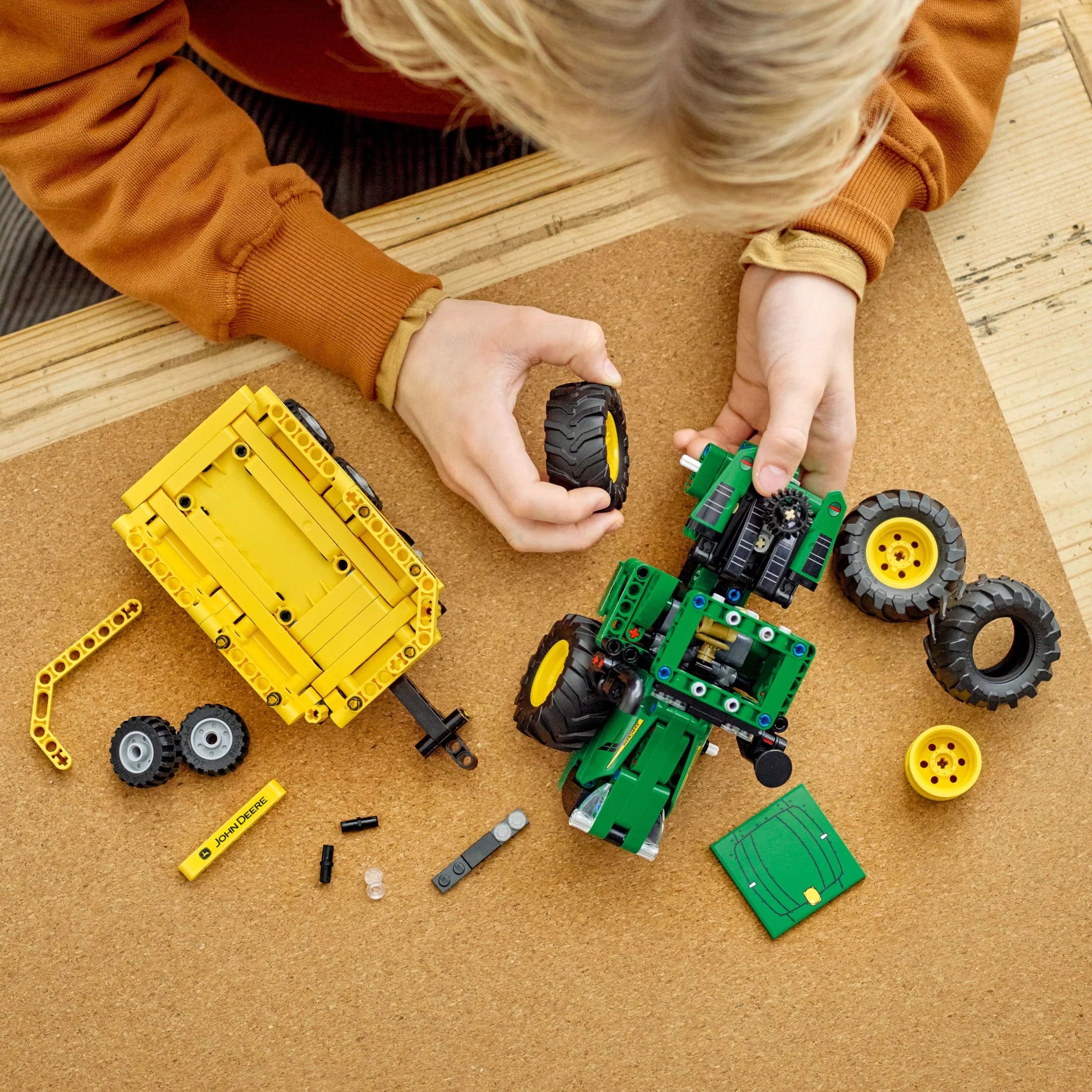 LEGO Technic John Deere 9620R 4WD Tractor Toy 42136 Building Set S20024
