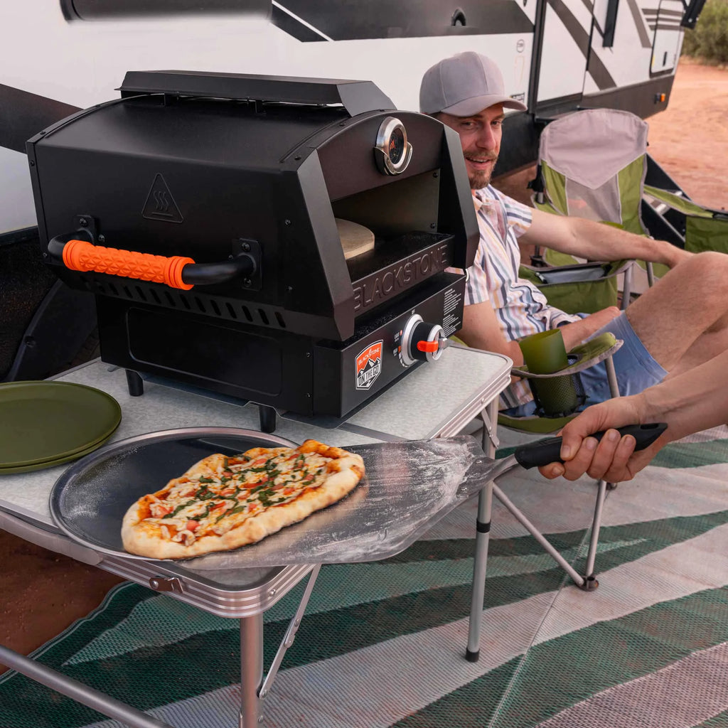 Blackstone On The Go 17 Pizza Oven with Burner Base O96971