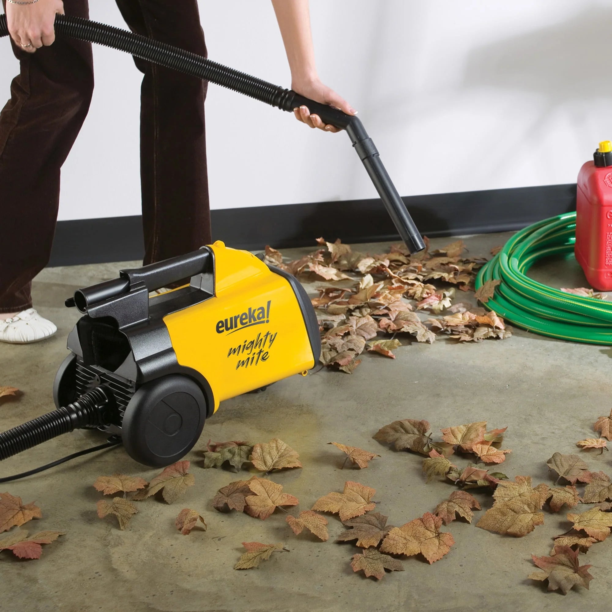 Eureka Mighty Mite Bagged Canister Vacuum 3670G Z229