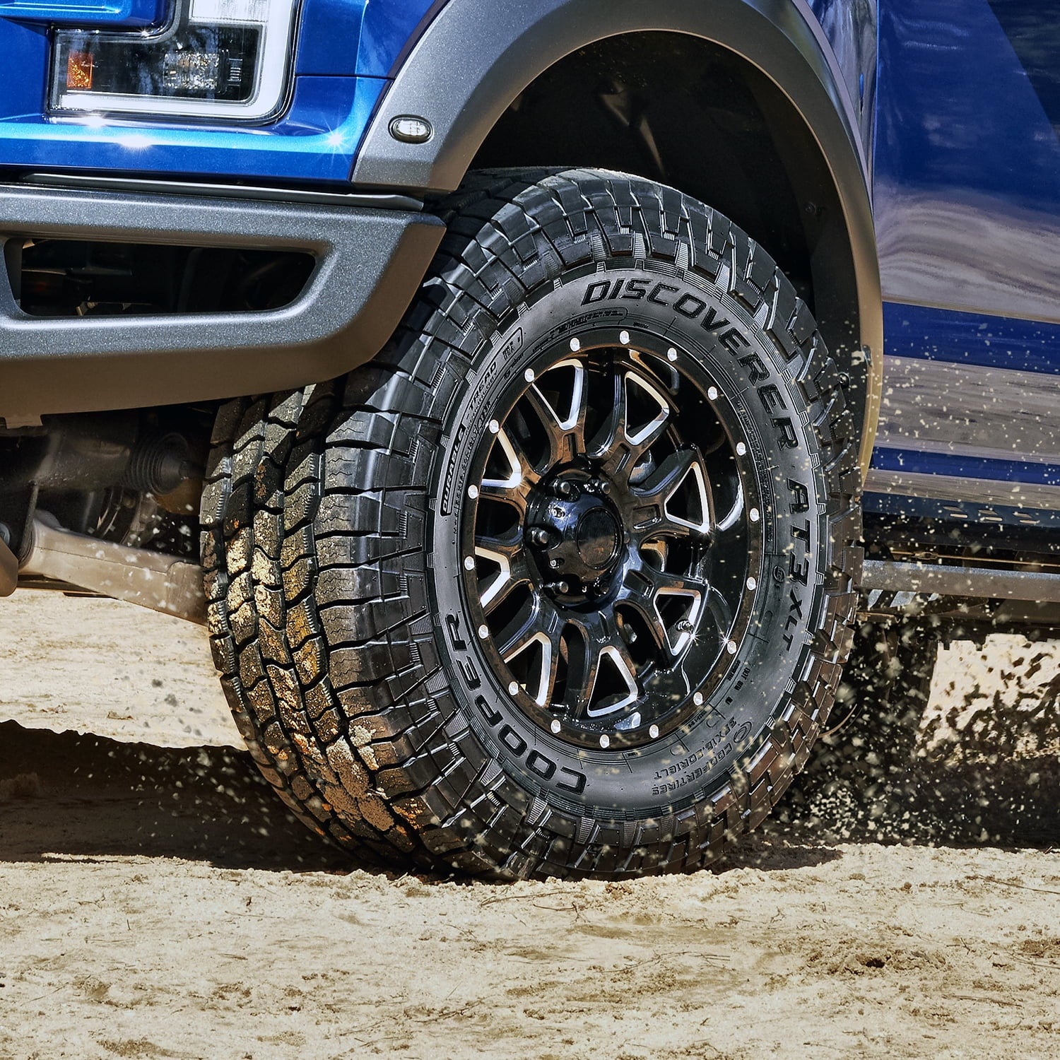 Cooper Discoverer AT3 XLT LT 32X11.50R15 Load C 6 Ply All Terrain Tires (Set of 4) U641